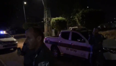 بالفيديو: بلدية اللد تُجبر أصحاب المحلات التجارية العرب على إغلاق محلاتهم يوم السبت ! 